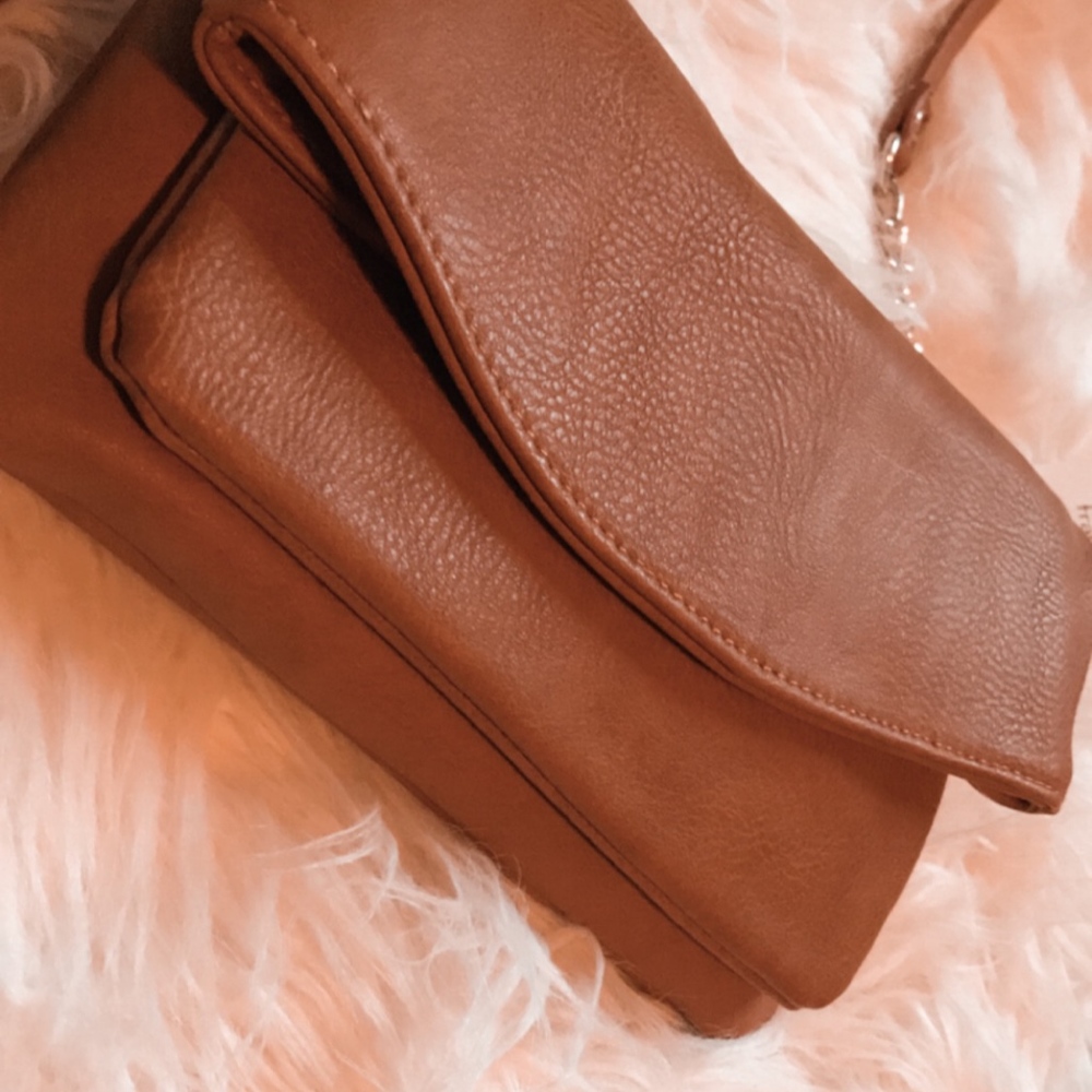 MEGA SALE! Fall Classic Crossbody - Picture 2 of 5